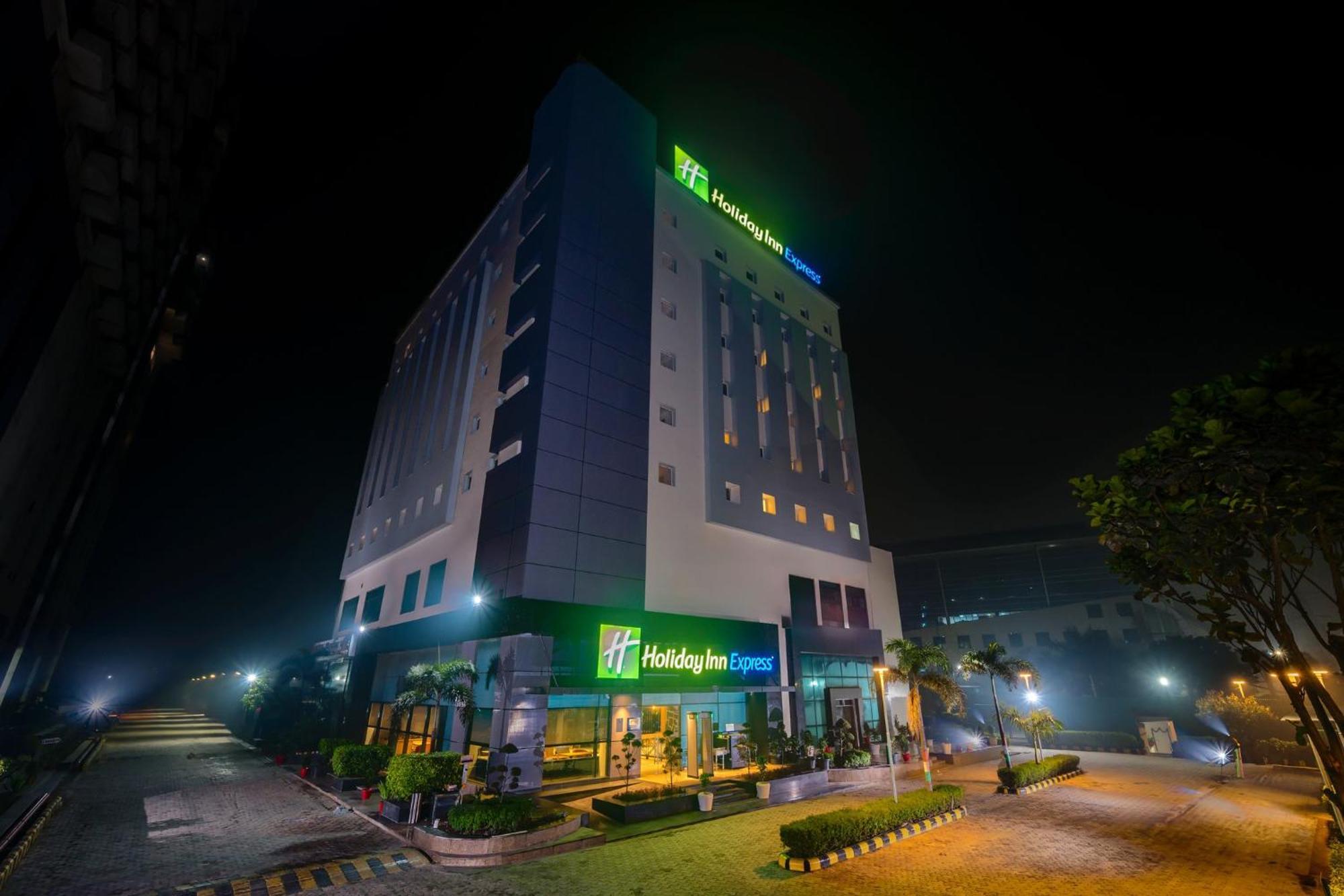 Holiday Inn Express Greater Noida Knowledge Park By Ihg Eksteriør bilde